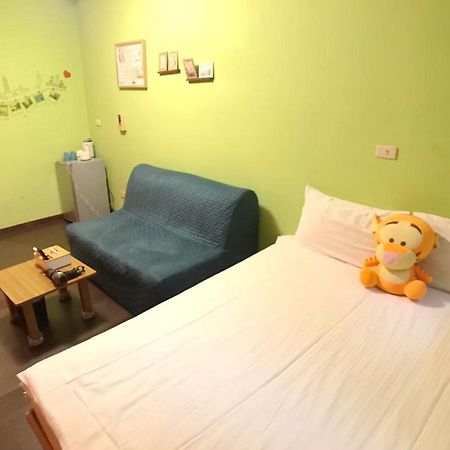 Happines Trip Inn Taichung Buitenkant foto