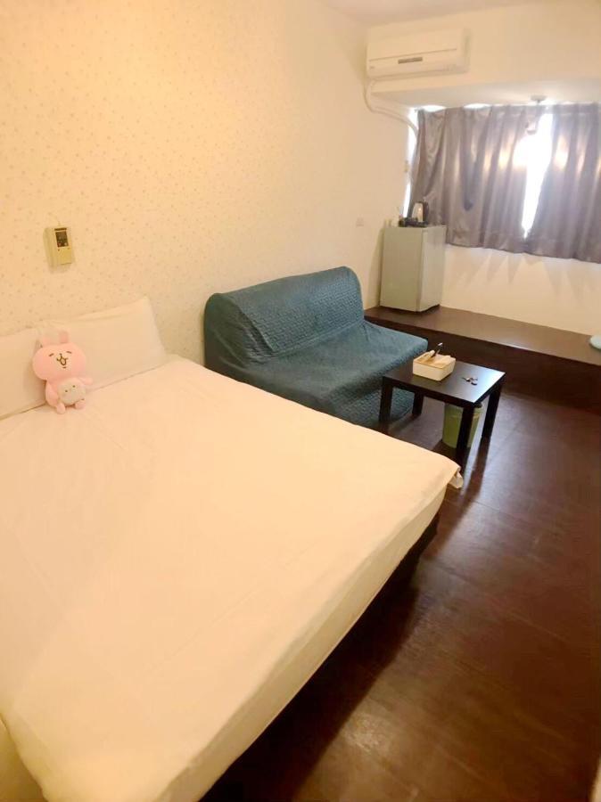 Happines Trip Inn Taichung Buitenkant foto