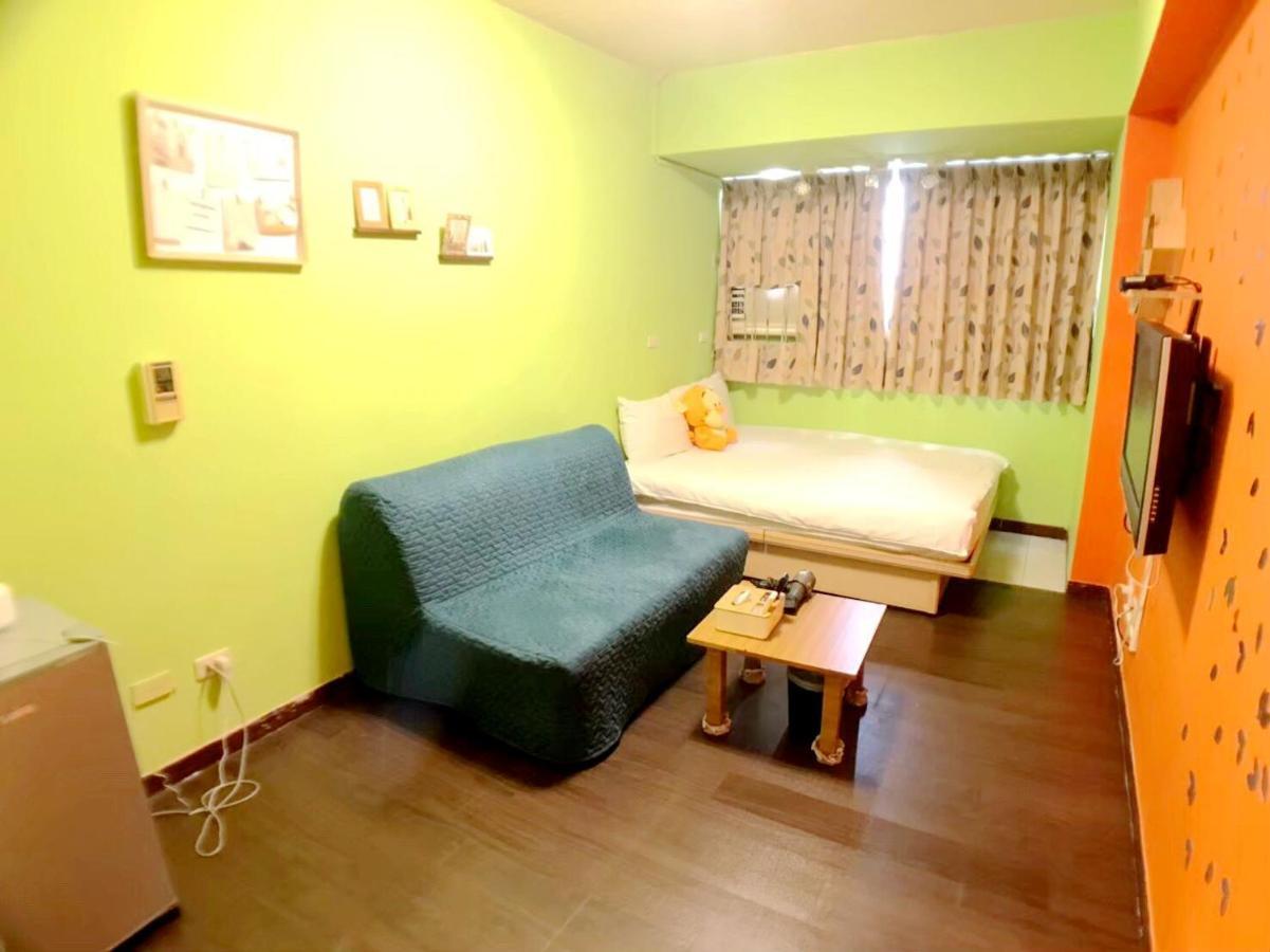 Happines Trip Inn Taichung Buitenkant foto